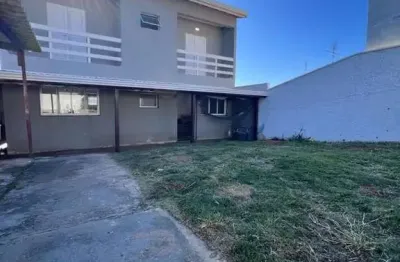 Casa em bairro , excelente localização e ótimo acabamento.