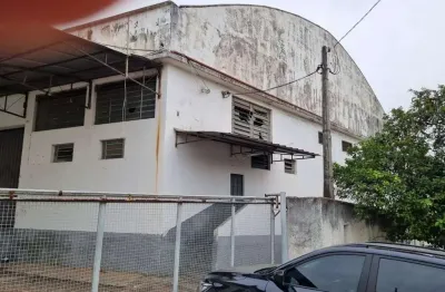 2 barracões venda /locação: 1000m2 e 2000m2 - escritório, refeitório, banheiros, ótima localização em valinhos, ar. central. opçao negocio separados