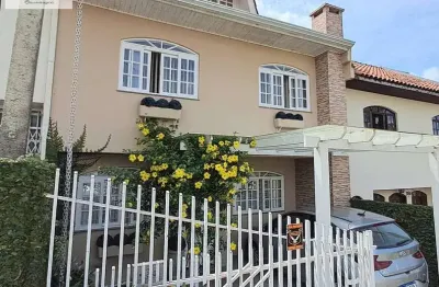 Sobrado triplex 3 dorms. 135m2 venda barreirinha em curitiba.