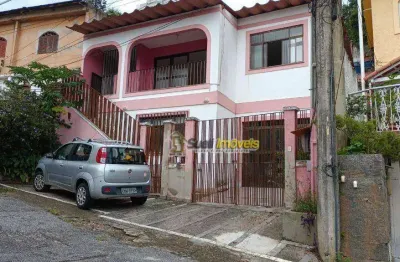 Casa com 4 dormitórios à venda, 200 m² por R$ 900.000 - Imbetiba - Macaé/RJ