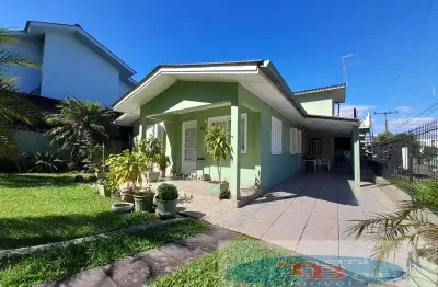 Casa à venda na Perimetral, 837, Centro, Portão