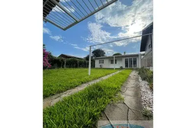 Casa à venda na Rua Fernando Ferrari, 64, Centro, Portão