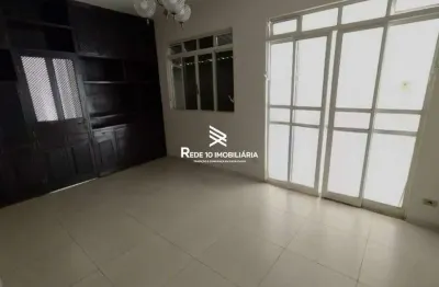 Casa à venda no Centro de Uberlândia - 4 quartos, 2 vagas, porcelanato