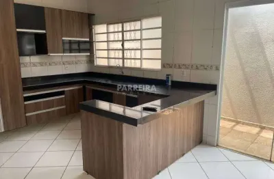 Residencia jd. jussara com armarios, ar condicionado, area de lazer