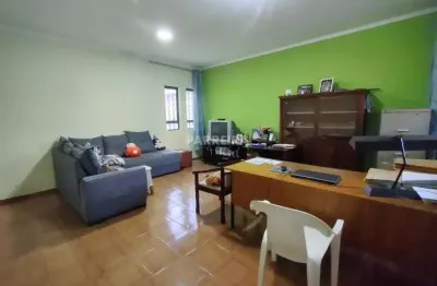 Residencia eldorado 3 dormitorios, suite, edicula com churasqueira