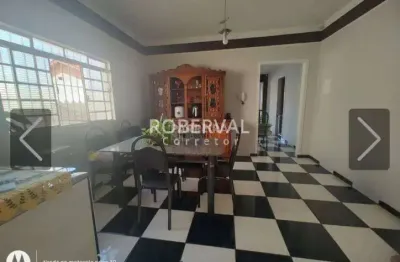 Casa com 3 quartos à venda na Rua Alfeu Cariola, Jardim Solange, Bauru