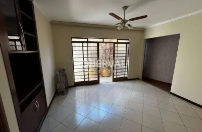 Residencia no maramba com armarios, edicula, quintal