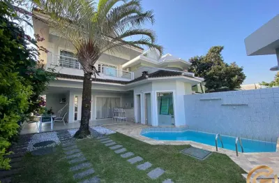 Casa em condomínio com lazer, segurança 24hs, 5 suítes, piscina, espaço gourmet e sauna, em frente ao recreio shopping.