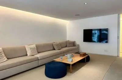 Leblon | 170m² | 3 Suítes | Porteira Fechada | 1 Quadra da Praia