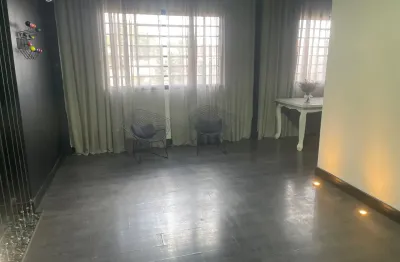Casa comercial com 5 salas para alugar na Rua Brasílio Itiberê, Rebouças, Curitiba