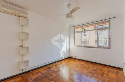 Apartamento de 2 quartos desocupado próximo ao carrefour
