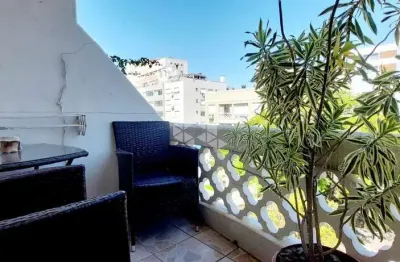 Apartamento com sacada, 2 quartos, 58,35m² privativos no menino deus em porto alegre.