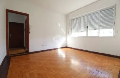 Lindo apartamento de 2 quartos com sacada no menino deus