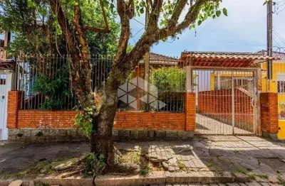 Casa com 3 quartos à venda na Rua Irmão Weibert, 408, Vila João Pessoa, Porto Alegre