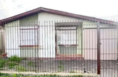 Casa de 3 quartos, garagem coberta próximo ao carrefour