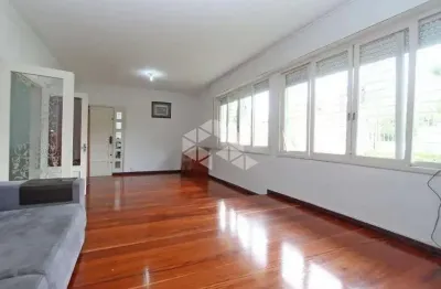 Casa com 3 quartos à venda na Rua Guilherme Alves, 154, Partenon, Porto Alegre