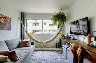 Apartamento de 1 quarto com infraestrutura em frente a carris