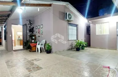 Belissíma casa térrea de 3 quartos, suíte, lavanderia, garagem