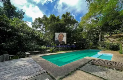 Vende-se casa no cond. dos arquitetos - contemporânea e despojada!