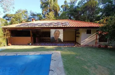 Vende-se linda casa 4dorm/2suítes, piscina, gourmet, à 3km rt. 