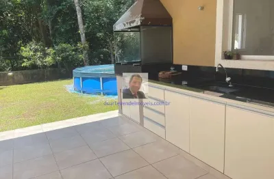 Vende-se casa com 3 suítes, área gourmet, garagem coberta, km 36rap. tav.