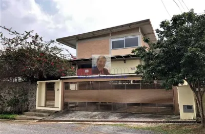 Vende-se casa na associação vila sto. antonio (miolo da granja) - arq. mode