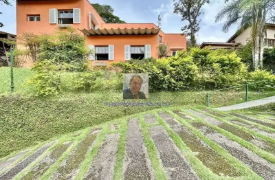 Vende-se casa em rua das granjas (miolo) - 4 dorm / 2 sts - casa integrada,