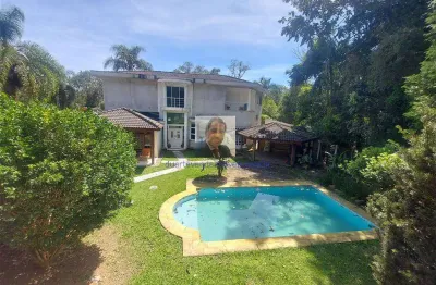 Vende-se casa 4 suítes, piscina, cond. vila verde a 3km da rap. tav. 