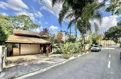 Vende-se casa no cond. aldeia da fazendinha - 5 dorms / 3 stes. voltada par