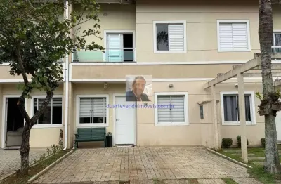 Vende-se casa no cond. village wimblendon - 3 dorms / 1 ste, quintal privat