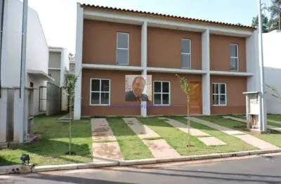 Vende-se casa 2 dorms, 2 vagas, no cond. quinta de santa anna - km 30 rap.