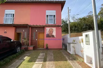 Vende-se casa 2dorm, 2 vagas, no condomínio club e home bosque dos pássaros