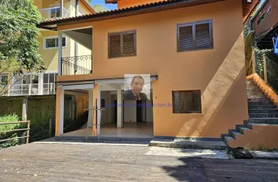 Vende-se Casa 3dorm/1suíte, Área Gourmet, no Cond. Vila Verde.