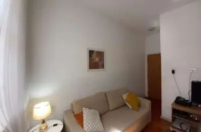 Apartamento com dois quartos no melhor ponto do fonseca