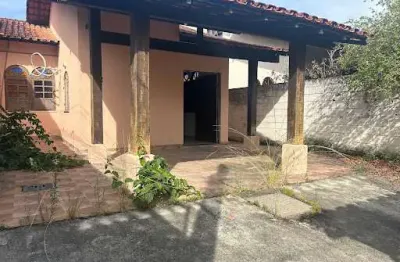 Casa linear 2 quartos + anexo na melhor localização de itaipu.