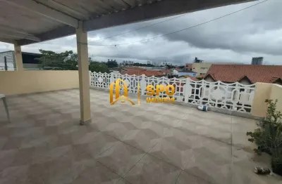Sobrado  com 3 dormitórios , 2 suites , sala ampla para dois ambientes , cozinha, área de serviço ,