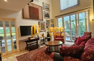 Casa exclusiva na cidade jardim com 589m², 2 suítes, 4 vagas e 4 banheiros