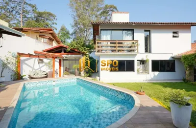 Casa de 550 metros a venda com  3 suítes e 4 vagas no Bolsão de Interlagos