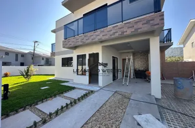 Sobrado com 3 dormitórios - suíte - área gourmet - são josé/sc