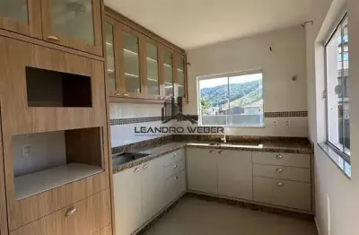 Casa de esquina com 3 dormitórios - 1 suíte - excelente localização - sj