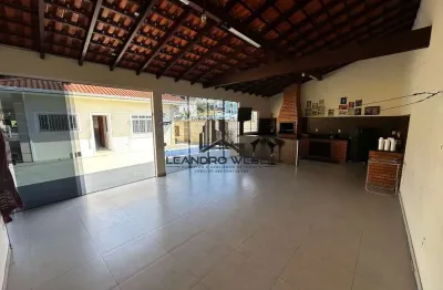 Casa com 193,94m² - 3 dormitórios - piscina - área de festas em são josé/sc