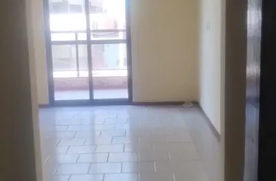 Apartamento à venda no centro de cabo frio, a 600m da praia do forte, com 78m², 2 quartos (1 suíte), 1 vaga de garagem.