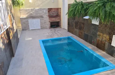 Casa na freguesia com 4 quartos (1 suíte), 4 banheiros e 2 vagas de garagem, preço imbatível! oportunidade única!