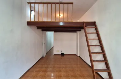 Apartamento encantador - 31m² com mezanino, no centro do rj -  praticidade e aconchego em localização privilegiada!