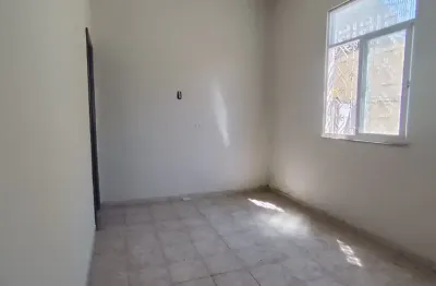 Casa de vila à venda com 1 quarto, aceita financiamento bancários. braz de pina /rj.