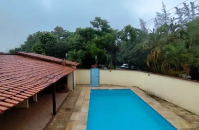 Duas Casas em Uma: Exclusividade e Conforto no Bosque dos Esquilos em Jacarepaguá.