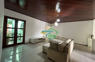 Casa com 3 dormitórios para alugar por r$ 6.000,10/mês - vila sul americana - carapicuíba/sp