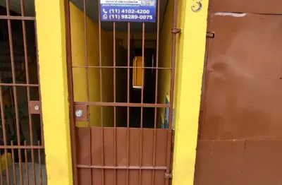 Casa para locação com 3 cômodos no jd. Nakamura totalmente reformada, com porcelanato!