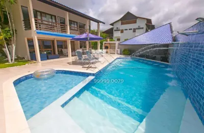 Luxuosa casa de praia com 5 quartos, piscina e marina