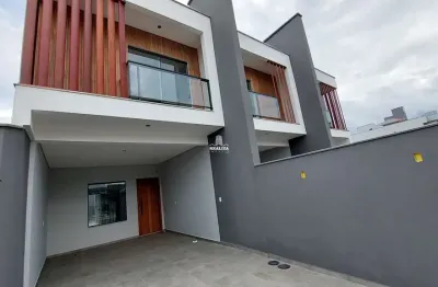 Sobrado geminado de 3 quartos sendo uma suíte com 113 m² privativos no costa e silva